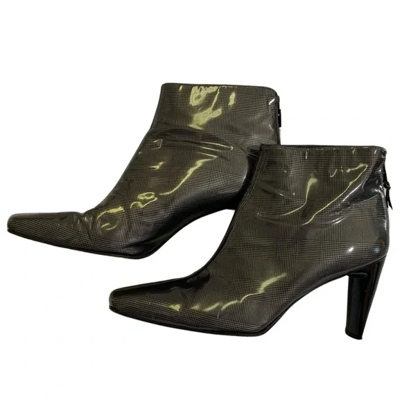 Stuart Weitzman Glossy Black Ankle Boots Size 10